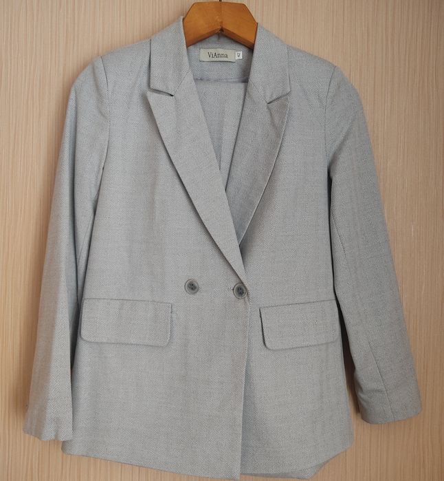 Продам новий жіночий костюм