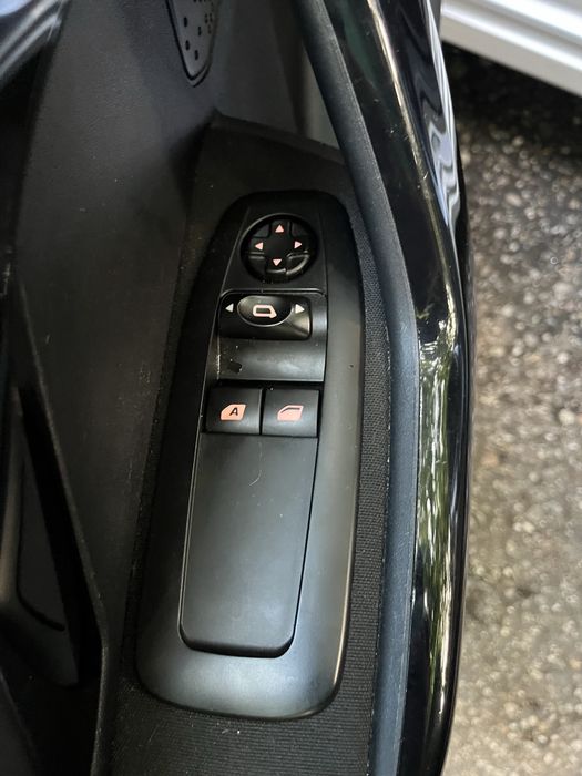 Peugeot 208 1.6 HDi Style 2017 | 115.000 km | Impecável