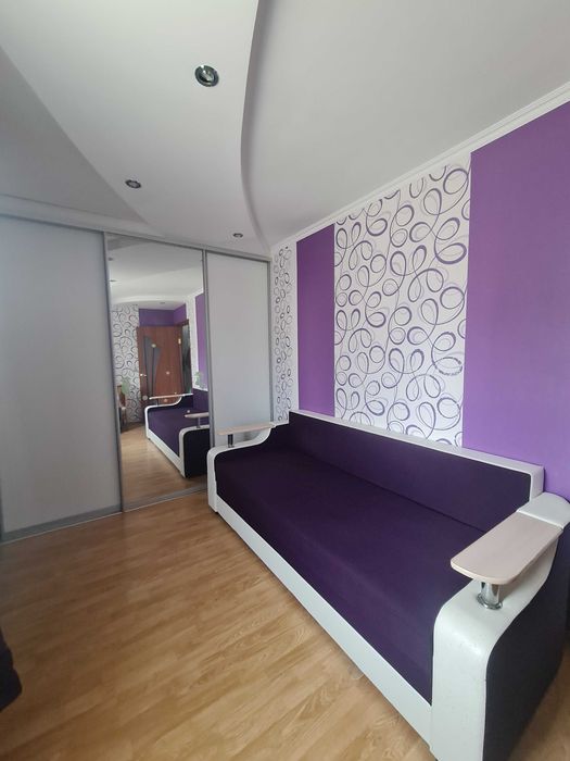 Продам 3-ри кімнатну, 2 поверх, Інститут