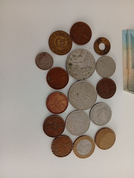 Vendo lote de notas e moedas de escudo