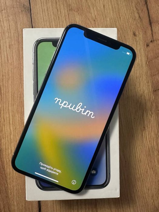 iphone X  256gb батарея слабенька 61% але рідня ) стан ідеал