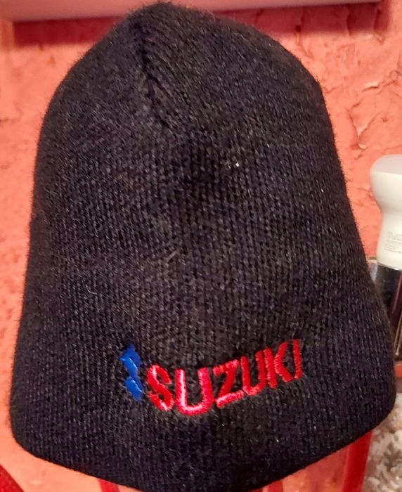 GRATIS. Czapka zimowa Suzuki, czarna