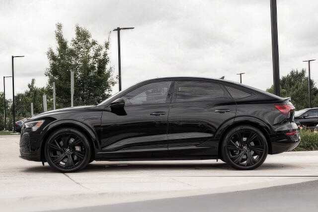 2024 Audi Q8 Sportback e-tron quattro Prestige S line
