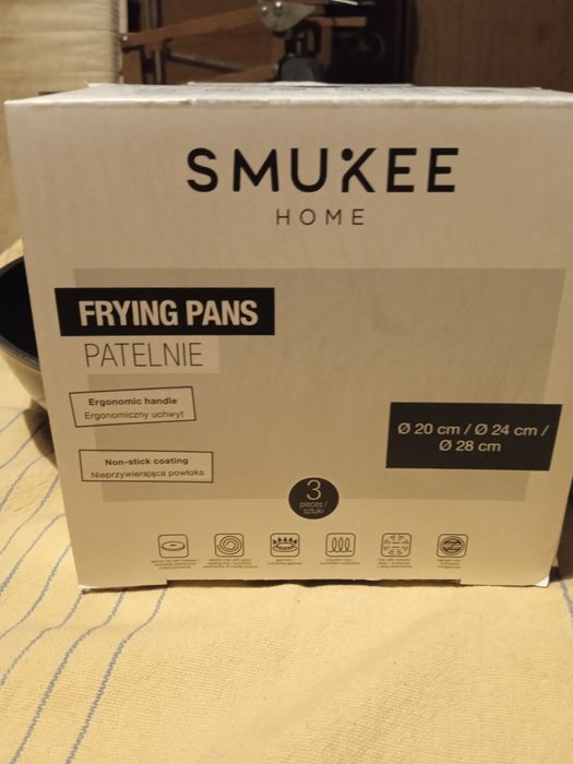 Sprzedażm patelnię 3 sztuki Smukee.