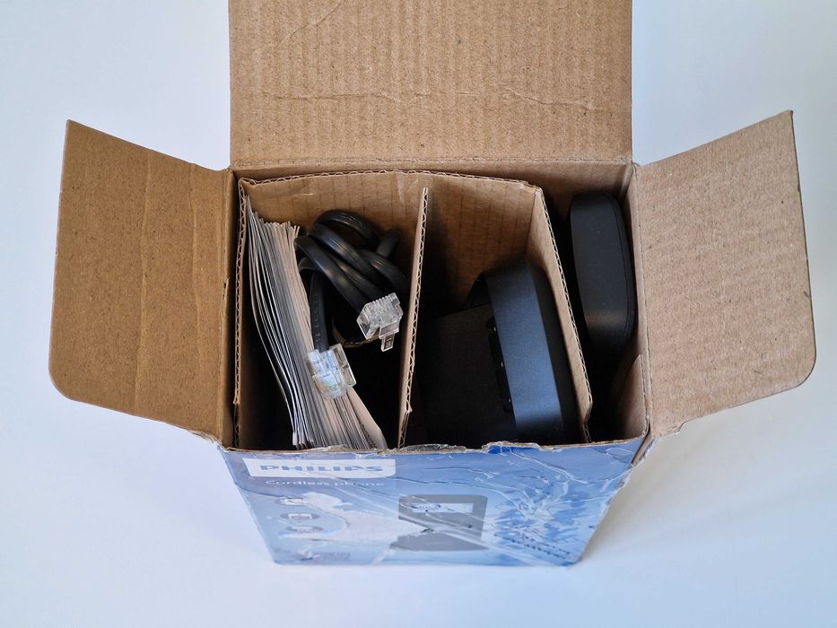 Stacjonarny telefon bezprzewodowy Philips M4701B