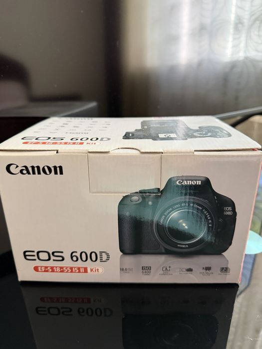 Фотоапарат Canon  EOS 600 D