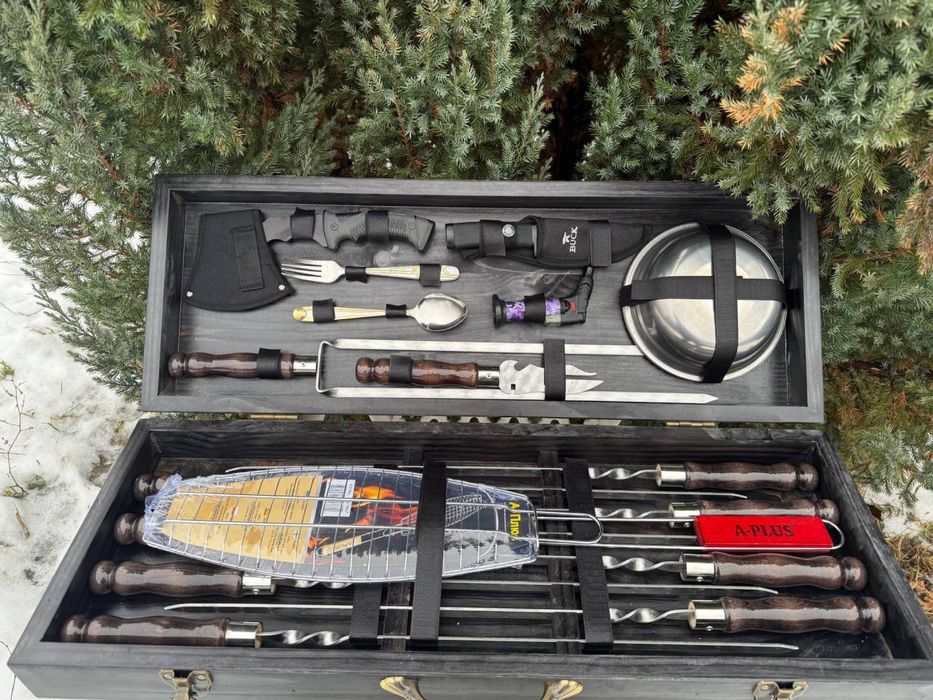 Набір шампурів у дерев’яному кейсі - столику на подарунок чоловіку