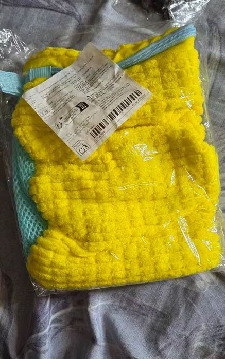 Saco para lavar ténis na máquina com fibras de limpeza