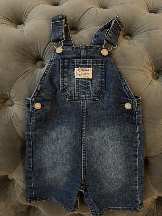 Продам комбінезон Levis !! На 2 р  трішки більшомірить !! Оригінал