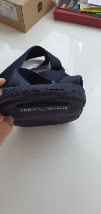Saszetka Tommy Hilfinger męska poręczna ciemny granatowy