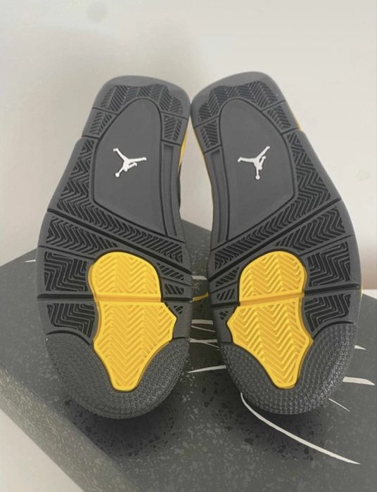 Nike Jordan 4 Retro