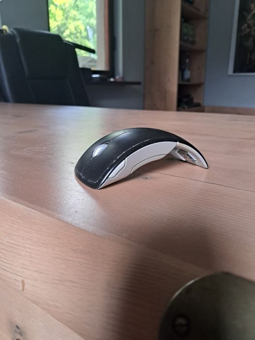 Myszka bezprzewodowa Microsoft Arc Mouse