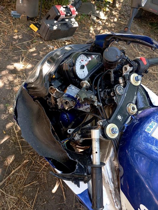 Продается мотоцикл SUZUKI -GSX-R600