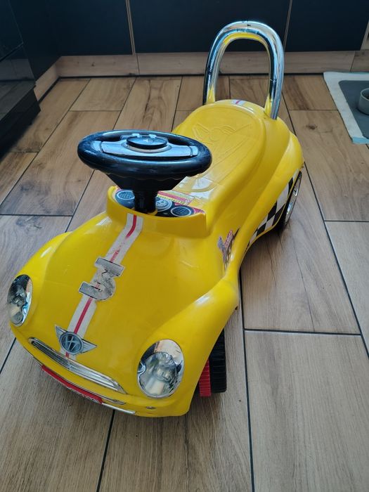 Jeździk samochód duży żółty