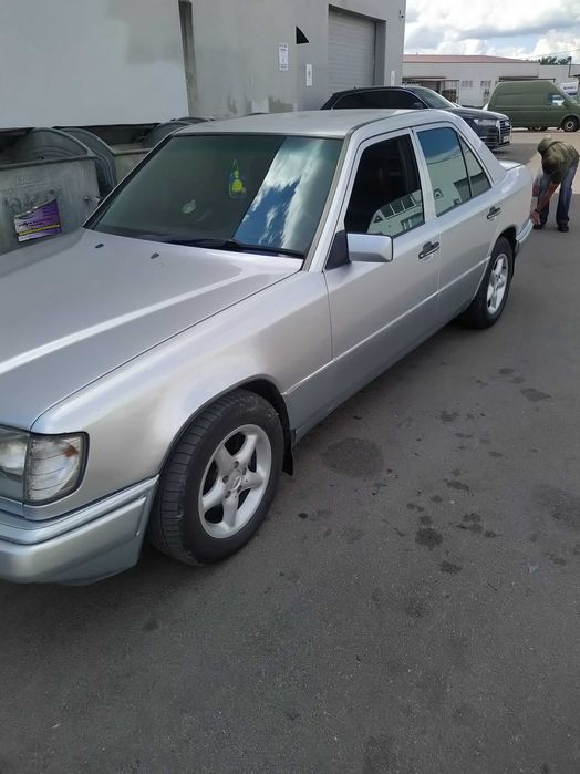 Продам Мерседес 124