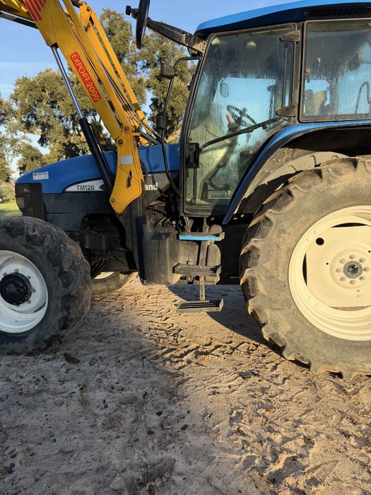 Tratot New Holland TM120