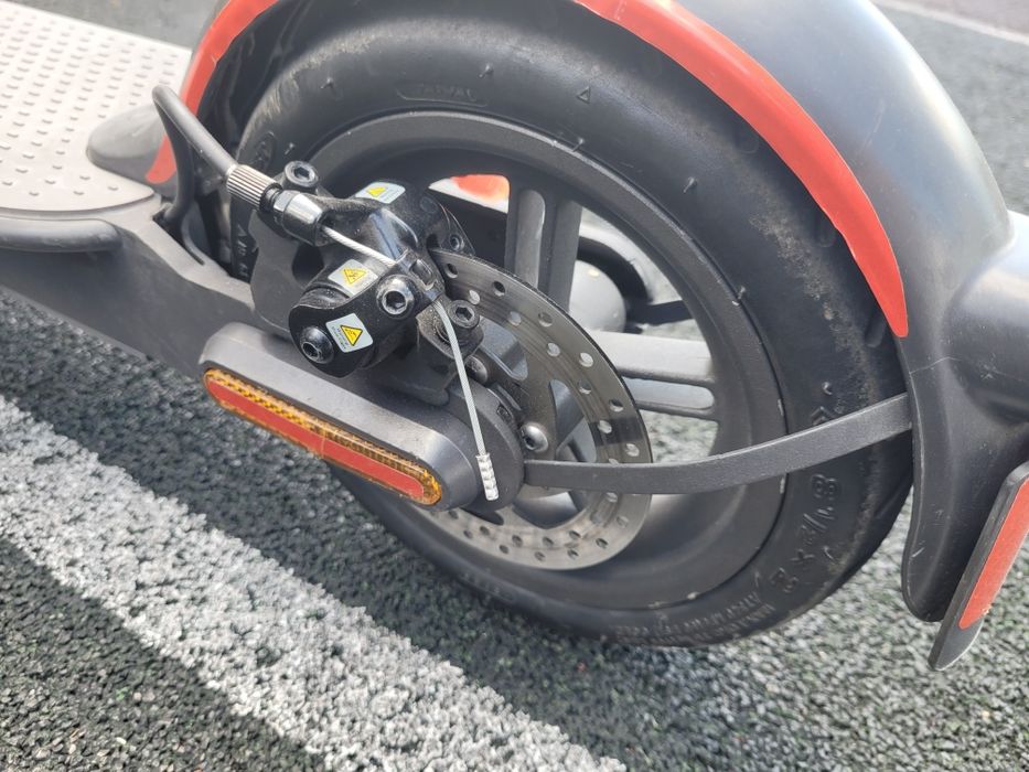Продам самокат Xiaomi Mi Electric Scooter 1S