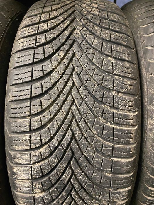 205/55R16 Cztery używane opony całoroczne Dębica