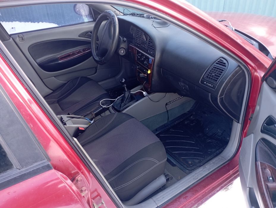 Продам терміново део нубіра в гарному стані