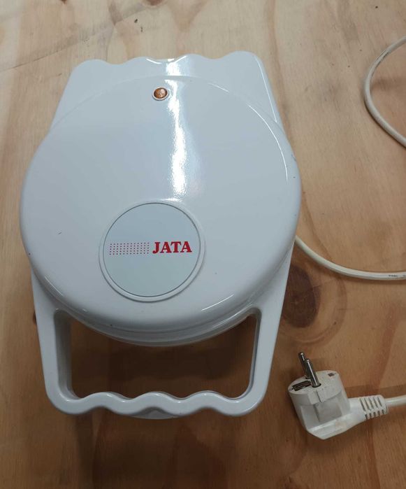 Máquina de Waffles Jata