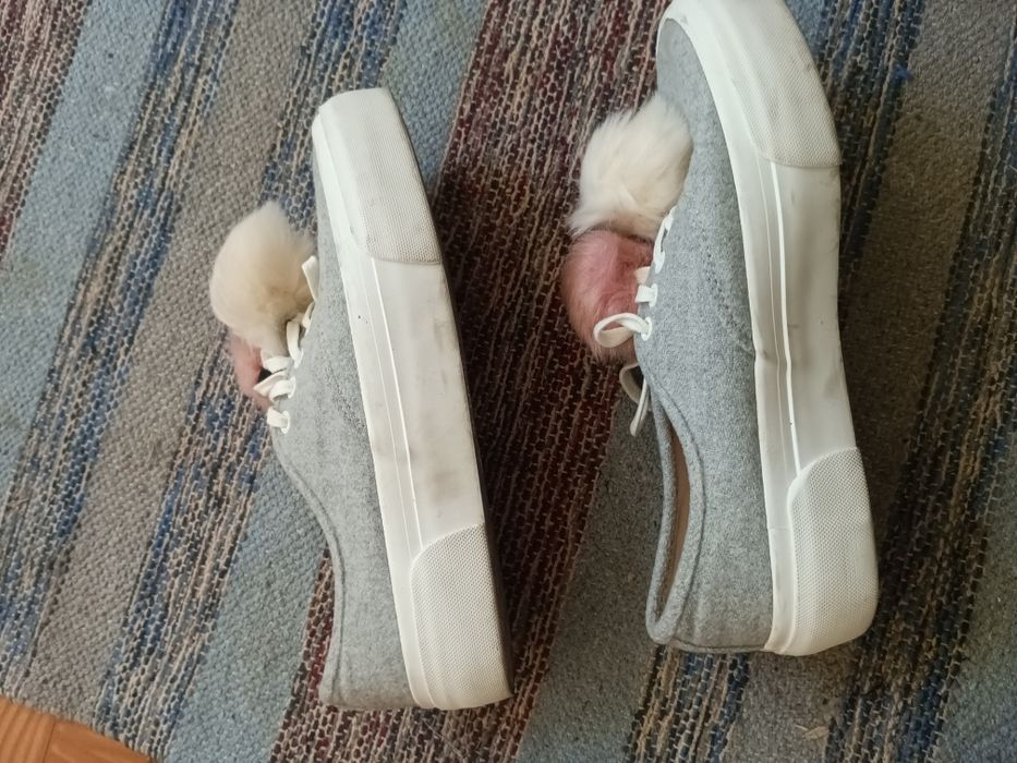 Tênis com pompons Pull&Bear
