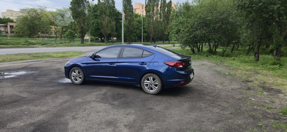 Hyundai Elantra 2019г