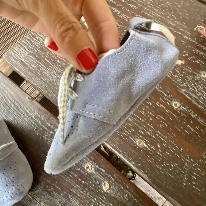 Eleganckie zamszowe buciki dla chłopca