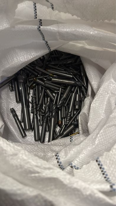 Вольфрам твердий сплав вироби  лом порошки окисли стружка