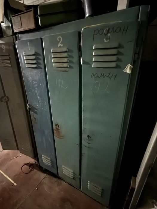 Ящики раздевалка, шкаф металлический для одежды тройной СССР