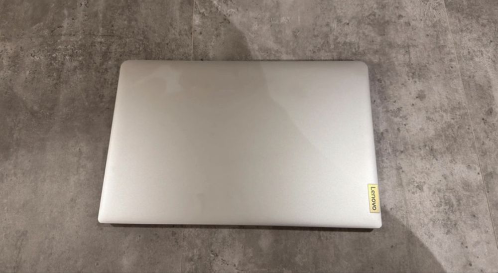 Portatil Lenovo com muito poufo uso