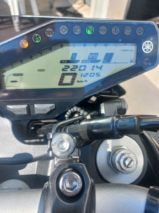 Moto Yamaha mt09