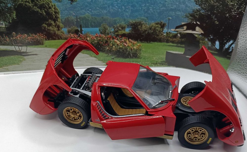 Lamborghini Miura  1/18