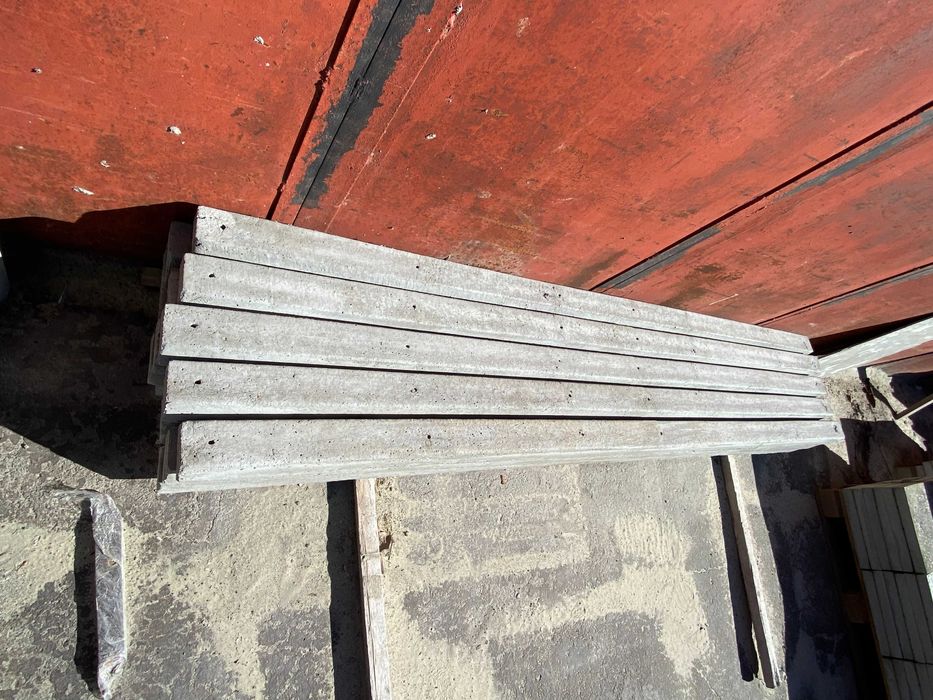 Бетонні стовпчики