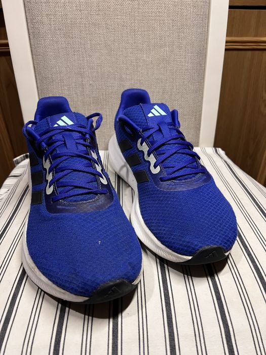 Adidas кросівки