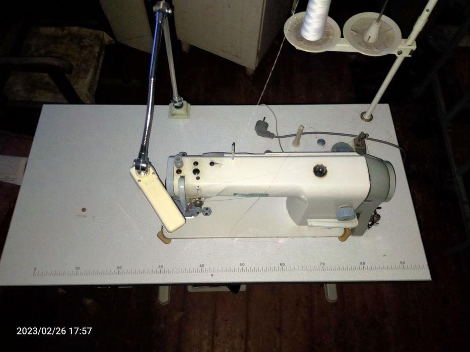 Швейна машинка siruba