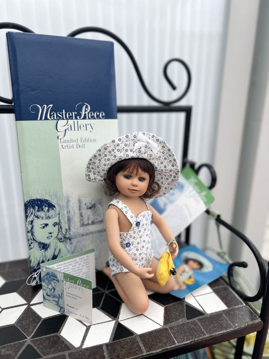 Колекційна вінілова лялька від автора Gabriele Müller