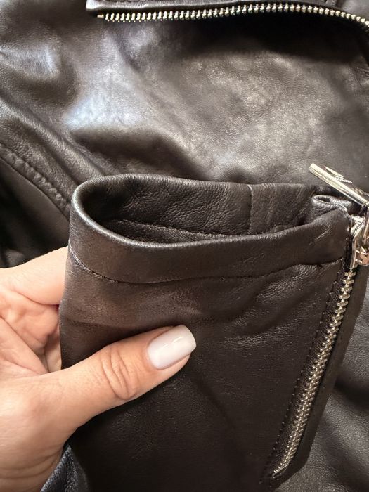 Продам шкіряну куртку від guess