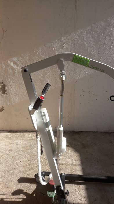 Grua de apoio para pessoas acamadas