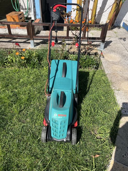 Corta relva electrico