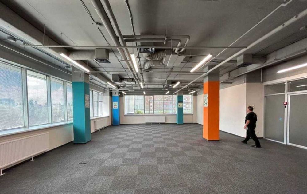 Продаж офісу, бізнес центр «Преміум» класу «В»