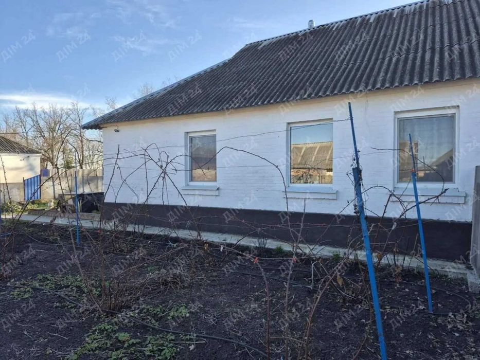 Затишна частина будинку в селі Степне Полтавського району