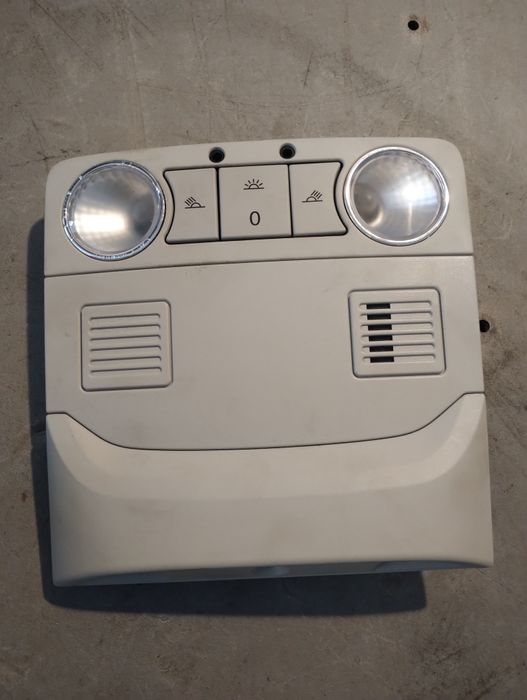 Lampka podsufitki skoda octavia III 5q0.951.171