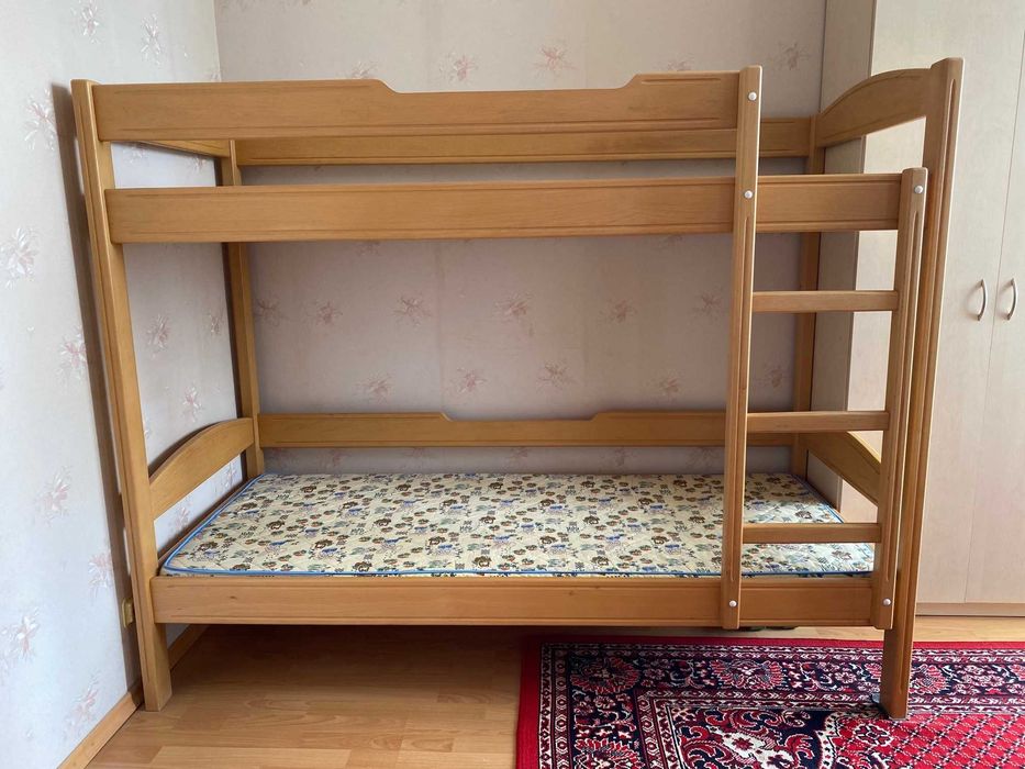 Ліжко дитяче двоповерхове бук + 2 кокосові матраци
