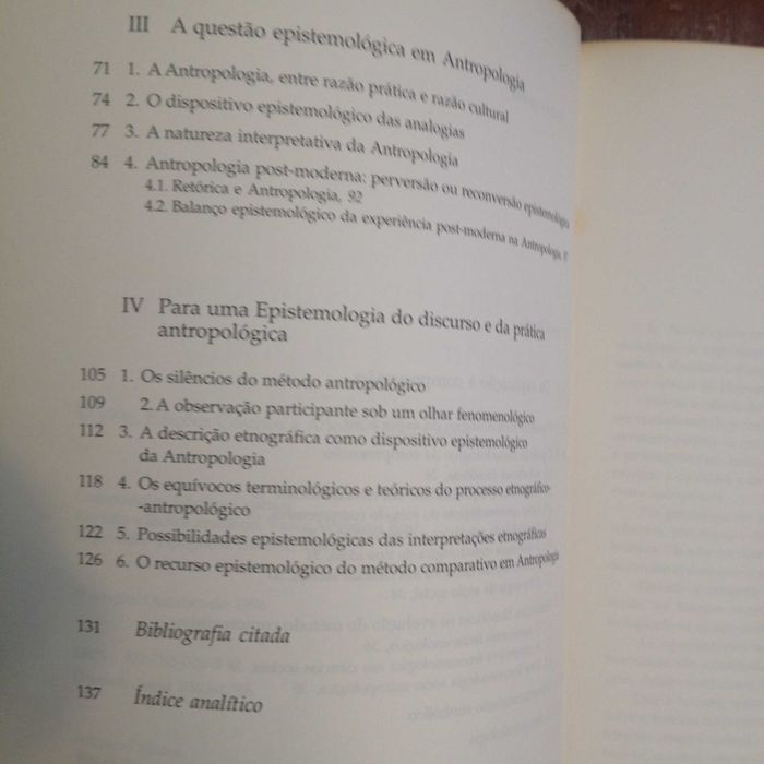 Para uma epistemologia do discurso e da prática antropológica