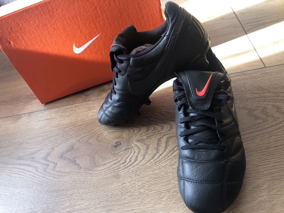 Korki piłkarskie nike