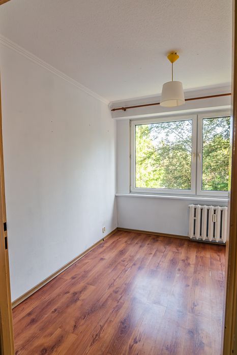 Mieszkanie 2 piętro  50 m2-  parking centrum.
