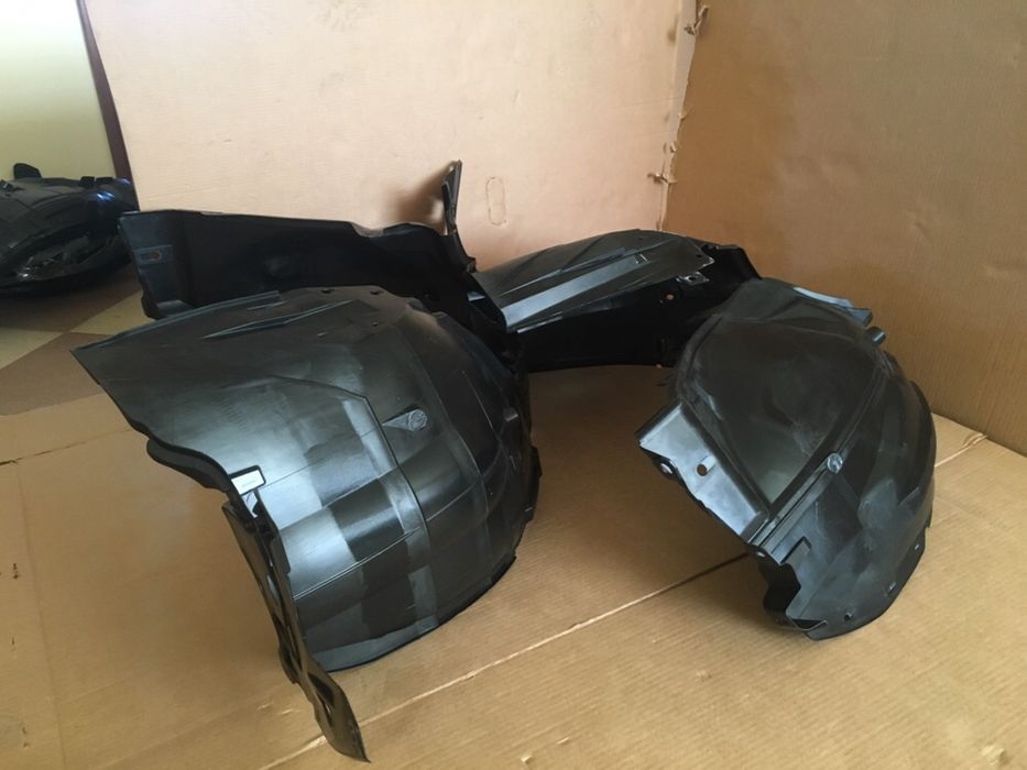 Подкрылки на NISSAN LEAF (ЛИФ) с 2010г ->.