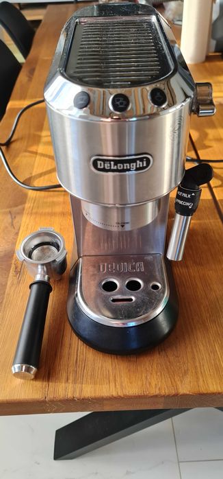 Кавоварка+кавомолка delonghi dedica (кофеварка+кофемолка) kg521 ec685