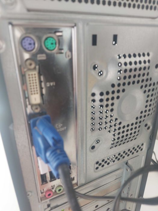 Computador Coolbox, mais monitor Sansung