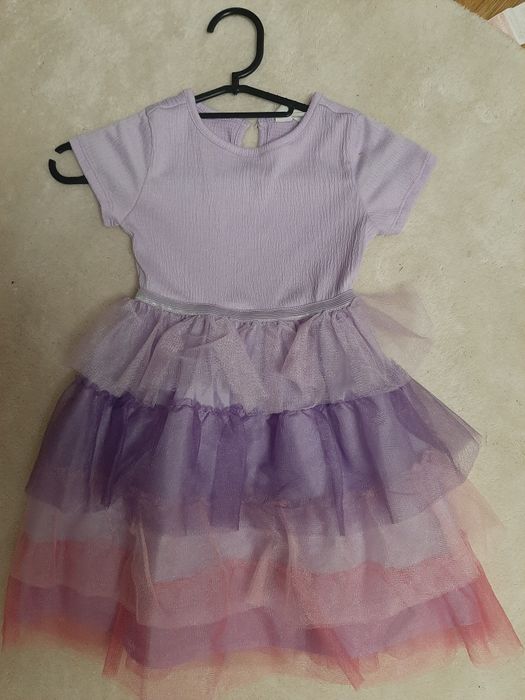 Sukienka 98/104. Marka H&M. Doskonała na bal jak i Na co dzień jak i
